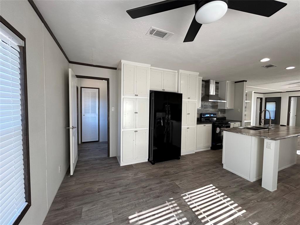439 Whitefoot Property Photo 8