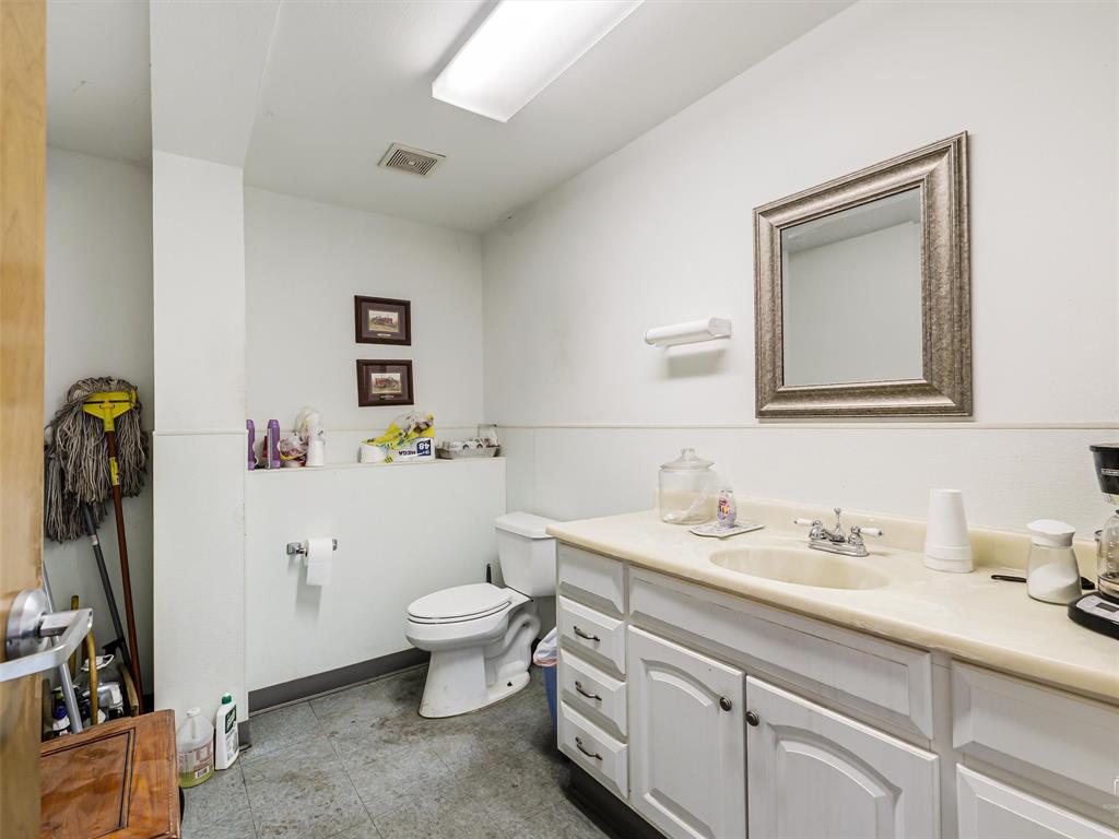 3550 S Main Street Property Photo 12