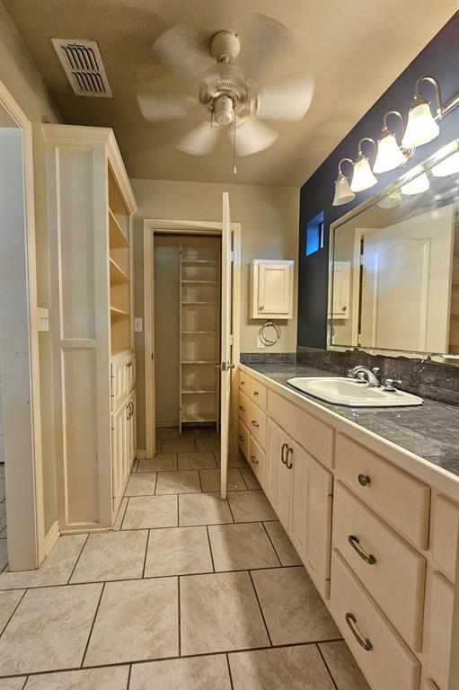 5731 N Cape Drive Property Photo 14