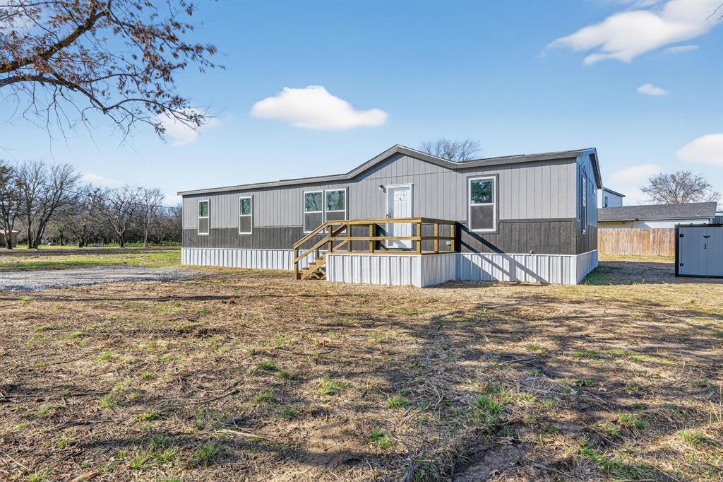104 4th Street Property Photo 3