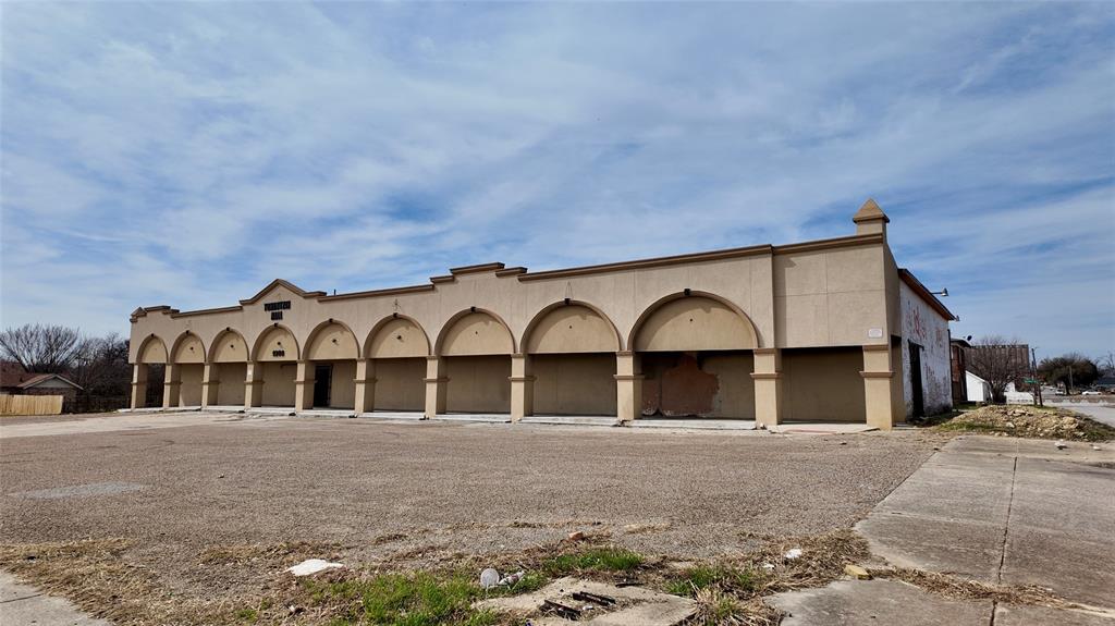 1900 Evans Avenue Property Photo 1