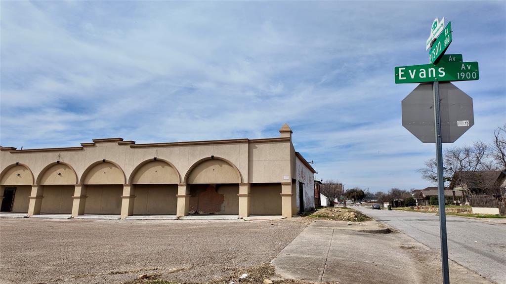 1900 Evans Avenue Property Photo 5