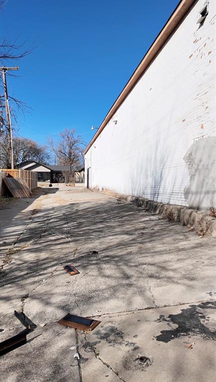 1900 Evans Avenue Property Photo 8