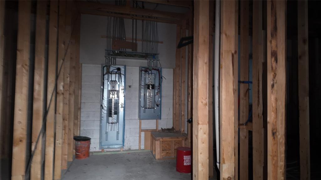 1900 Evans Avenue Property Photo 10