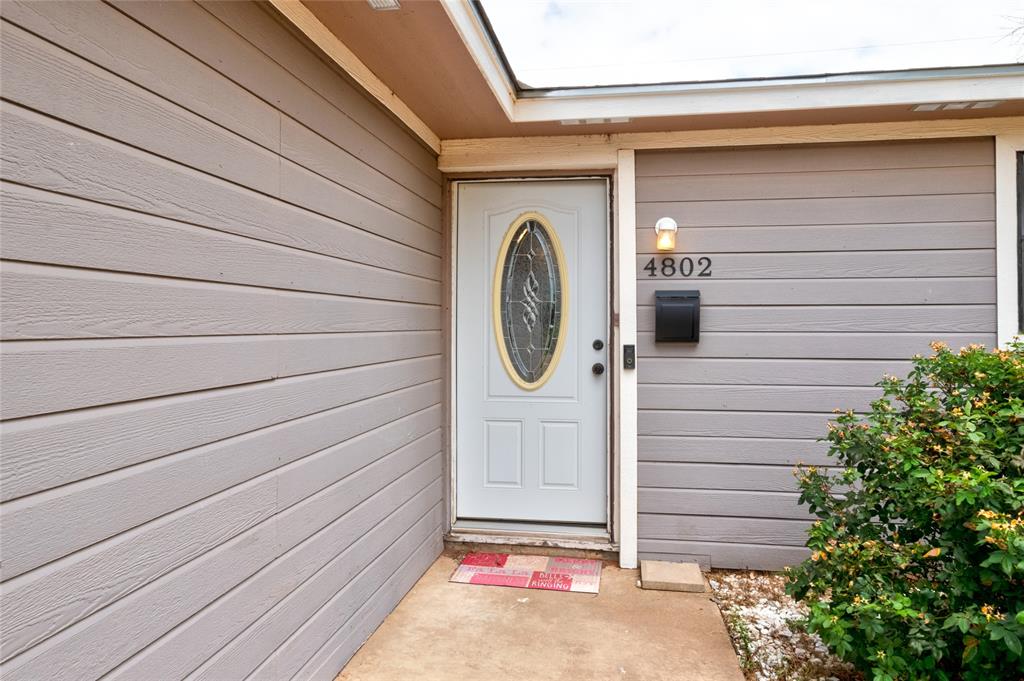 4802 S 6th Street Property Photo 3