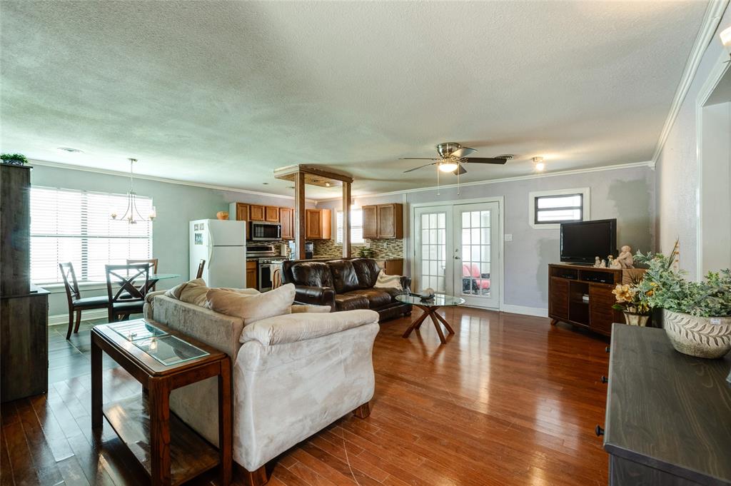 4802 S 6th Street Property Photo 4