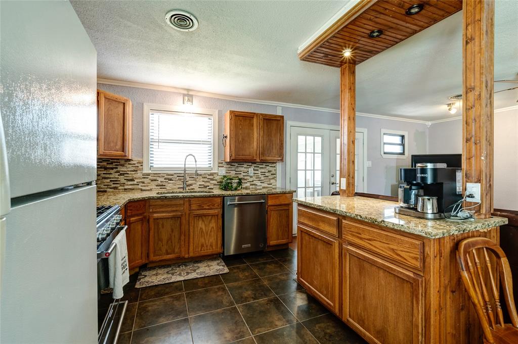 4802 S 6th Street Property Photo 11