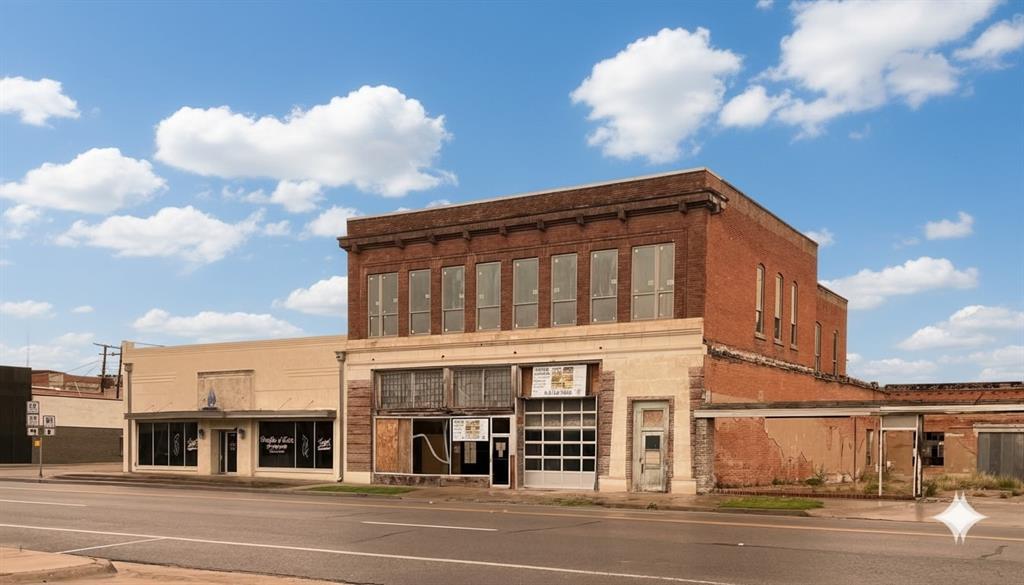 125 S Waco Street 2 Property Photo 1