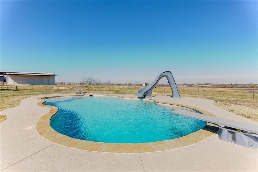 4600 Lone Star Road Property Photo 2