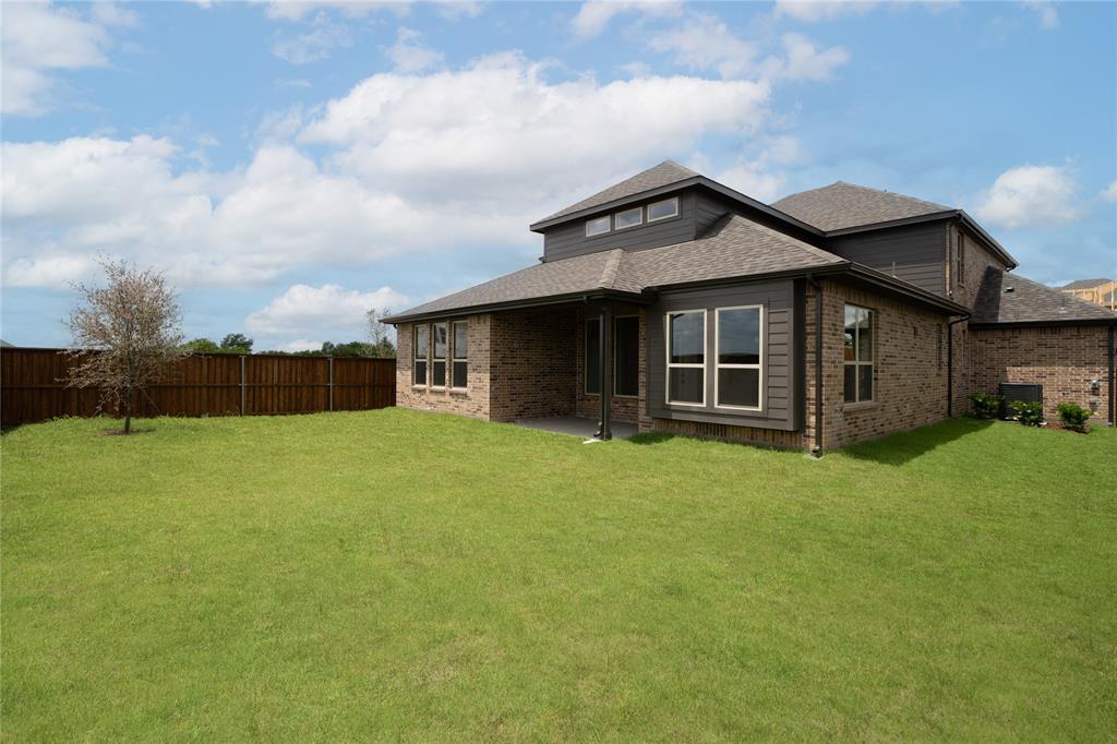 2516 Broadstone Drive Property Photo 2