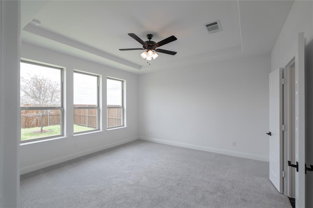 2516 Broadstone Drive Property Photo 10