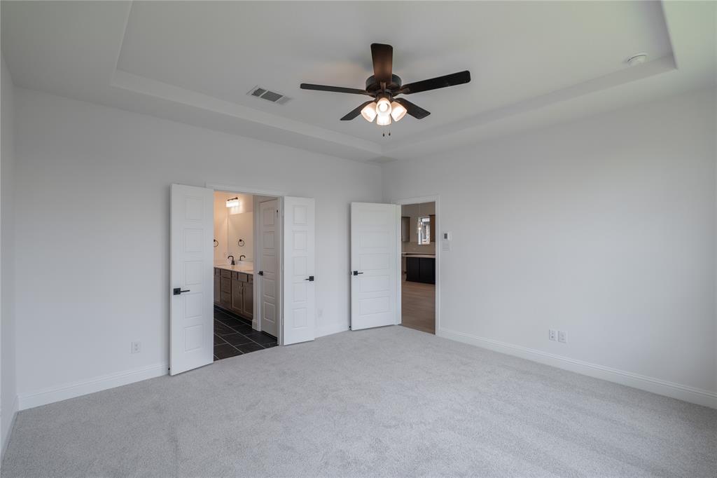 2516 Broadstone Drive Property Photo 11