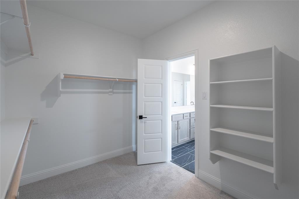 2516 Broadstone Drive Property Photo 14