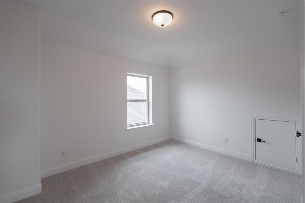 2516 Broadstone Drive Property Photo 19