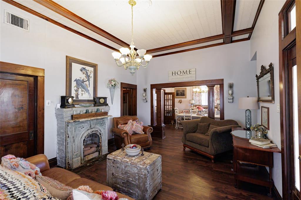 403 W Franklin Street Property Photo 11