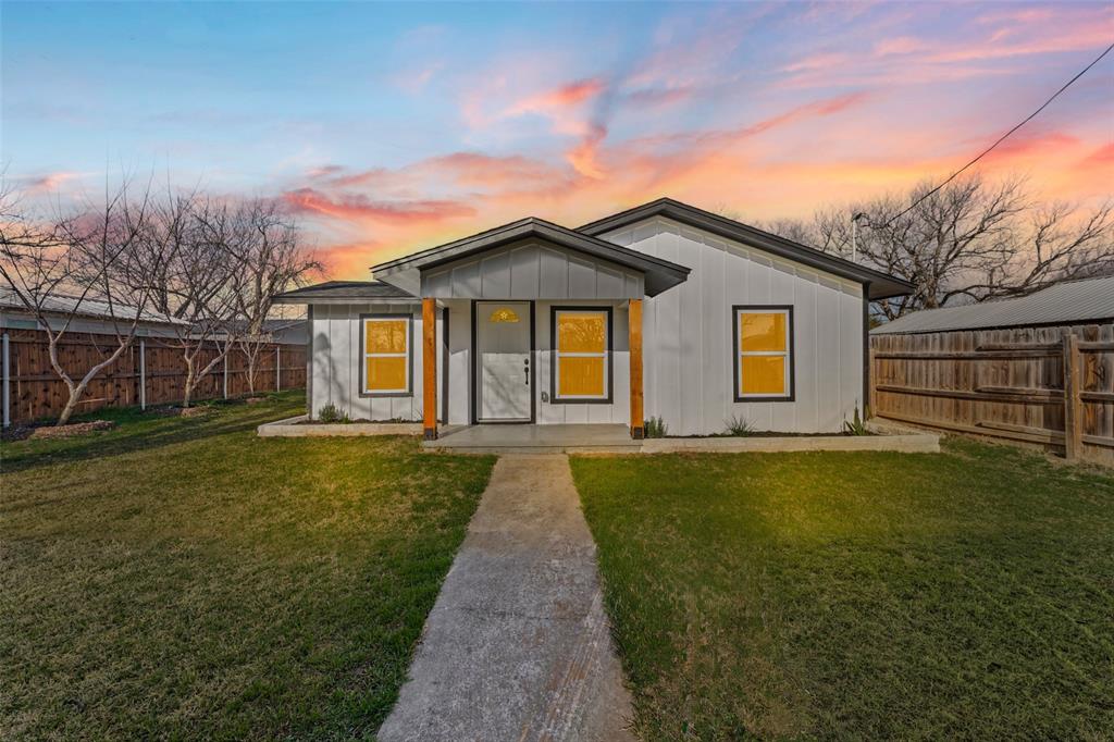 108 9th Street Property Photo 1