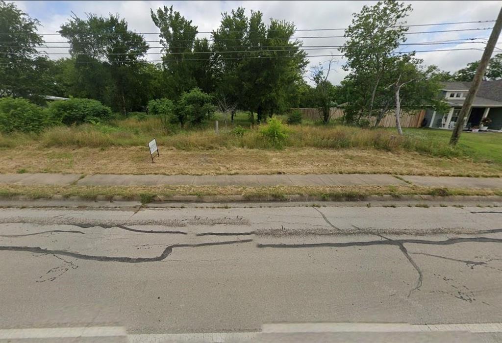 703 E Davis Avenue Property Photo 1