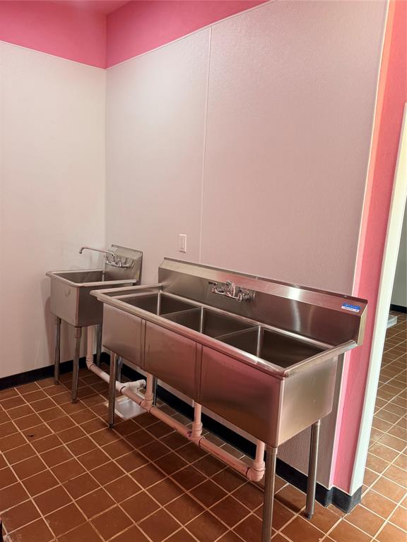 1401 Pipeline Road Property Photo 8