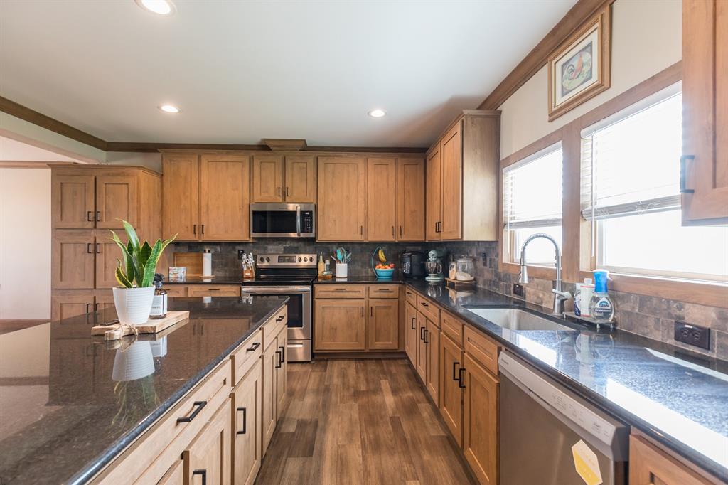 10099 County Road 452 Property Photo 6