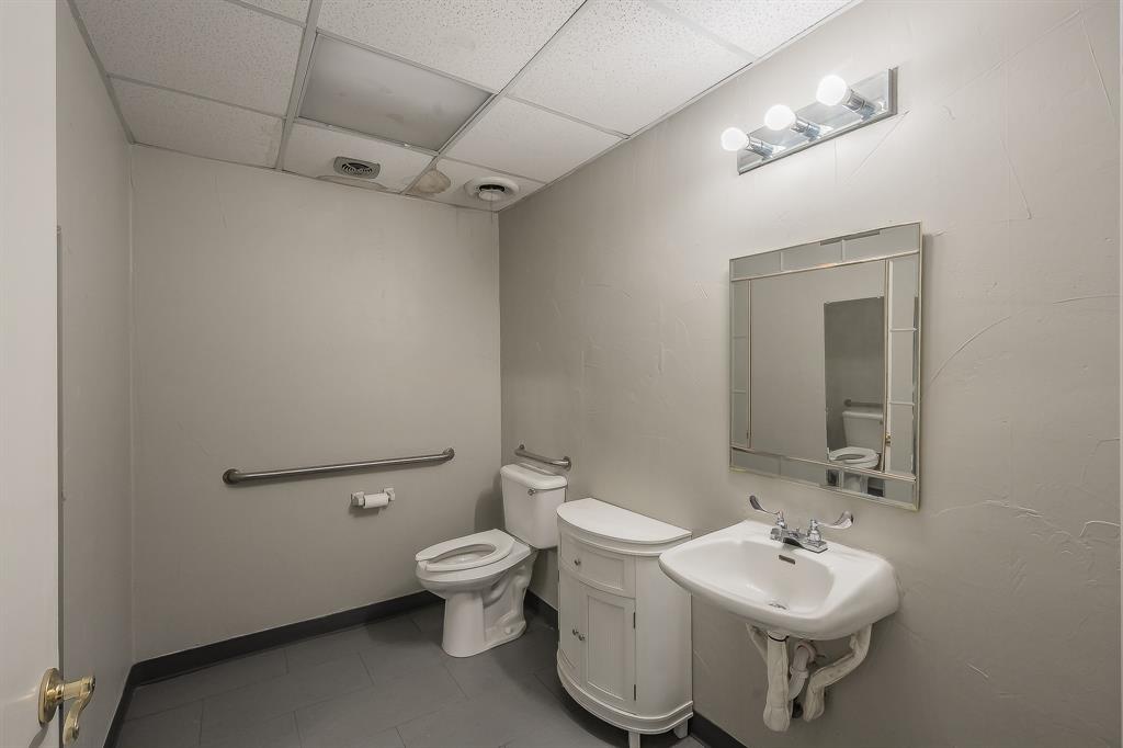 5704 James Avenue Property Photo 15