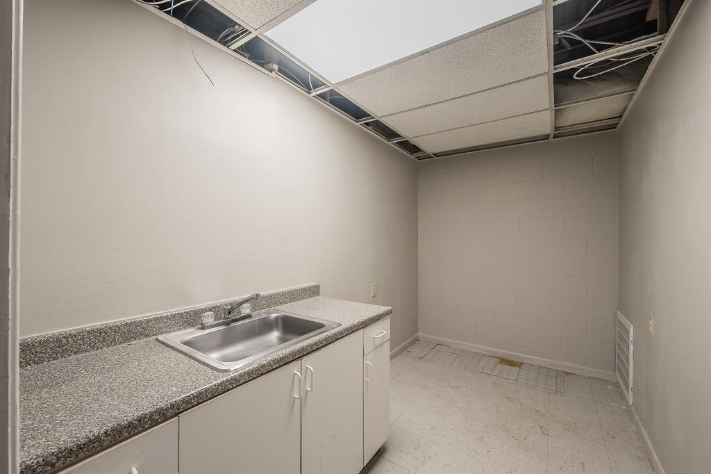 5704 James Avenue Property Photo 16