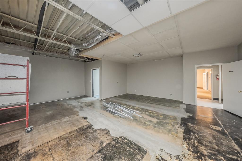 5704 James Avenue Property Photo 21