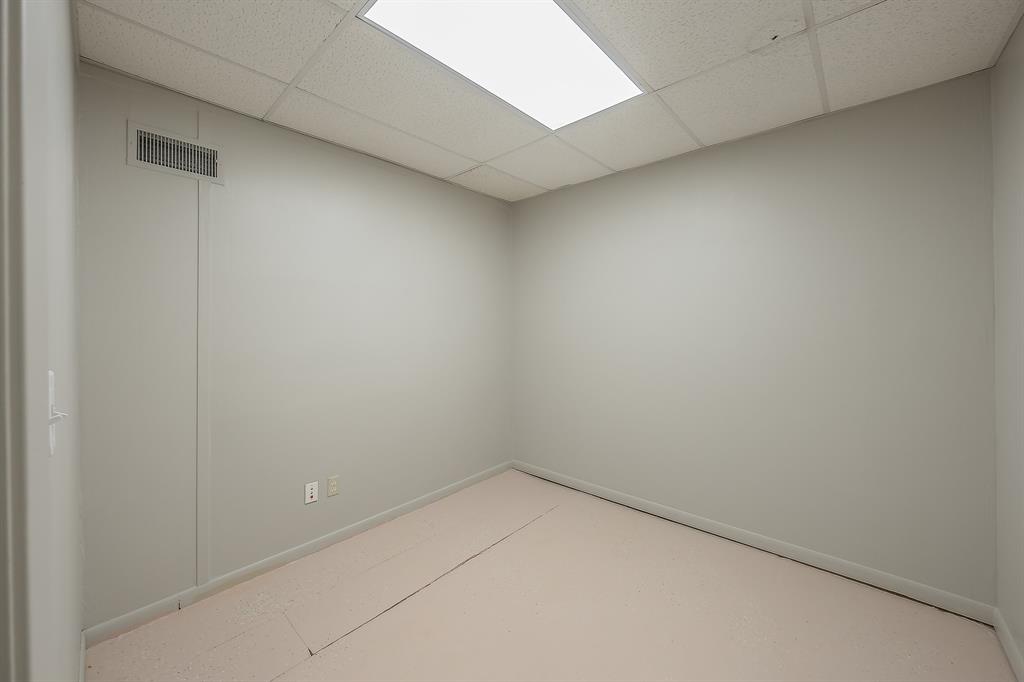 5704 James Avenue Property Photo 23