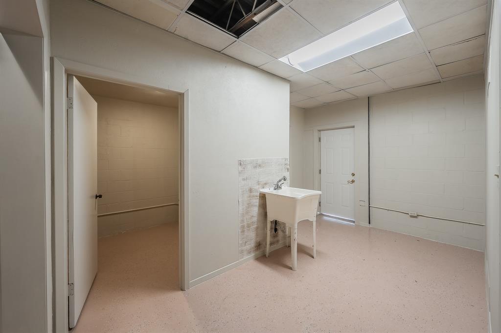 5704 James Avenue Property Photo 27