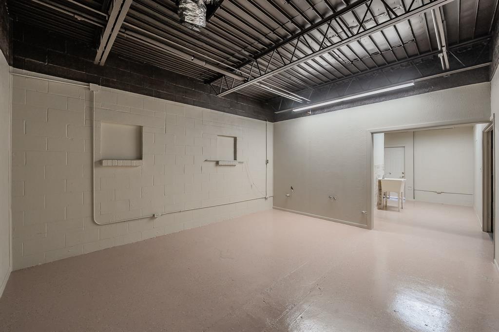 5704 James Avenue Property Photo 28