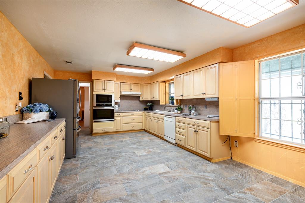 5731 Mona Lane Property Photo 7