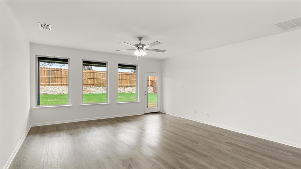 1716 Edgeway Drive Property Photo 8