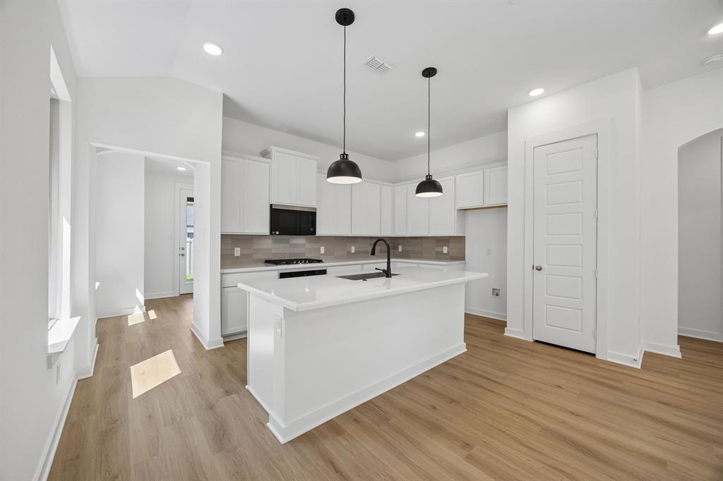 8725 Acorn Avenue Property Photo 9