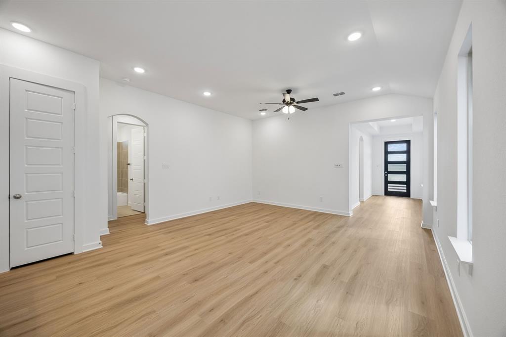 8725 Acorn Avenue Property Photo 12