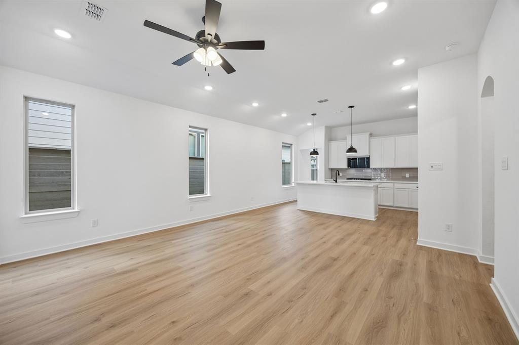 8725 Acorn Avenue Property Photo 13