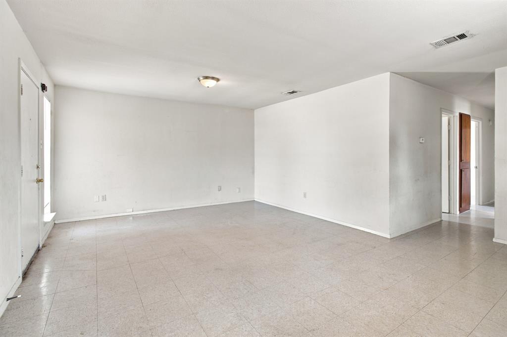 1572 Reef Drive Property Photo 4