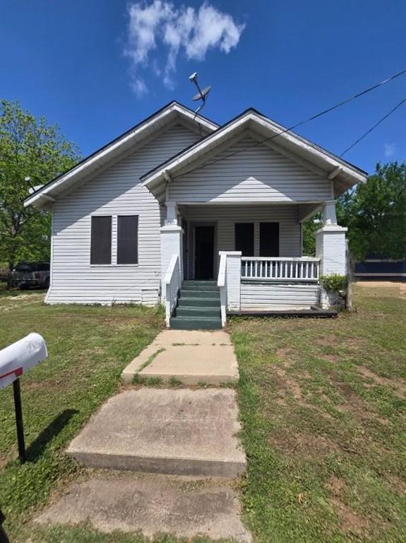 215 Bell Street Property Photo 2