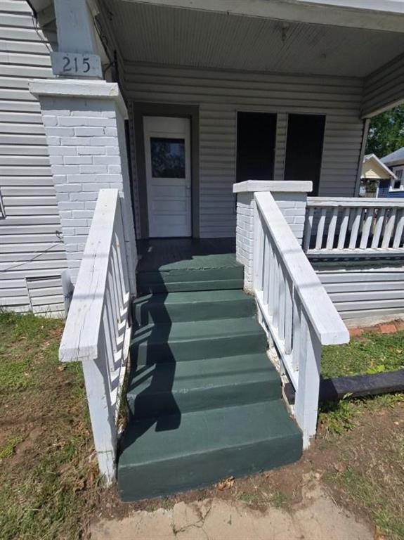215 Bell Street Property Photo 4