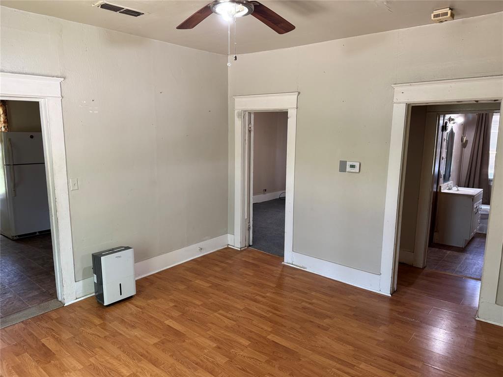 215 Bell Street Property Photo 10