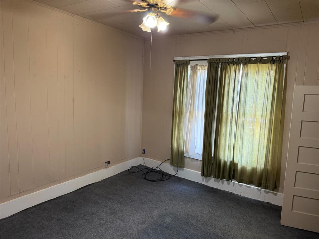 215 Bell Street Property Photo 14