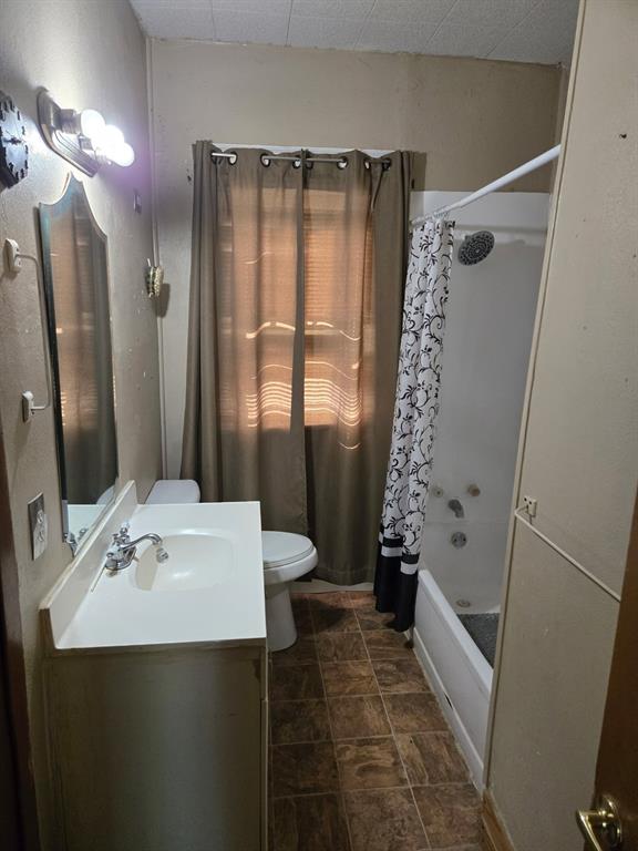 215 Bell Street Property Photo 17