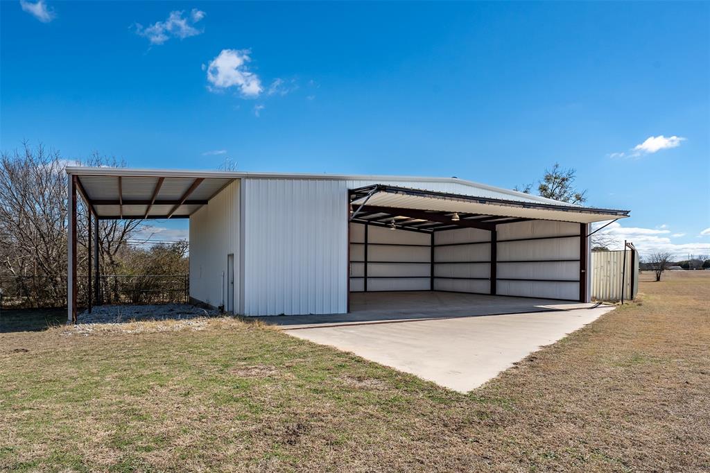 470 County Road 1812 Property Photo 4