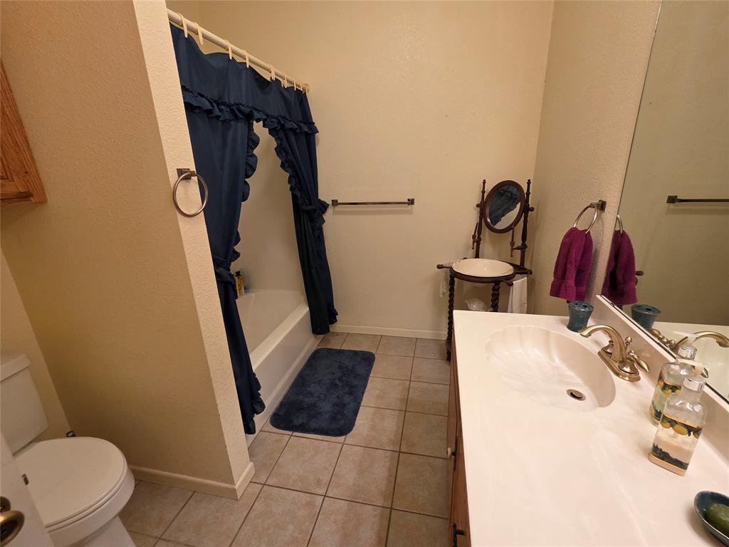 1709 County Road 330 Property Photo 9