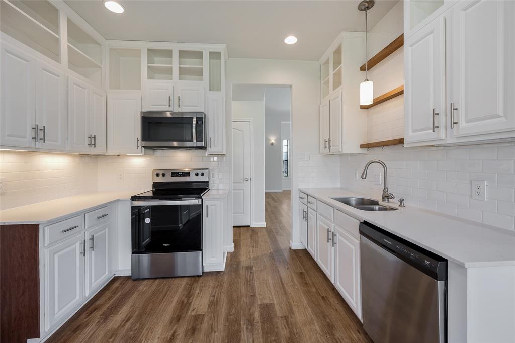 826 Hazels Way Property Photo 10
