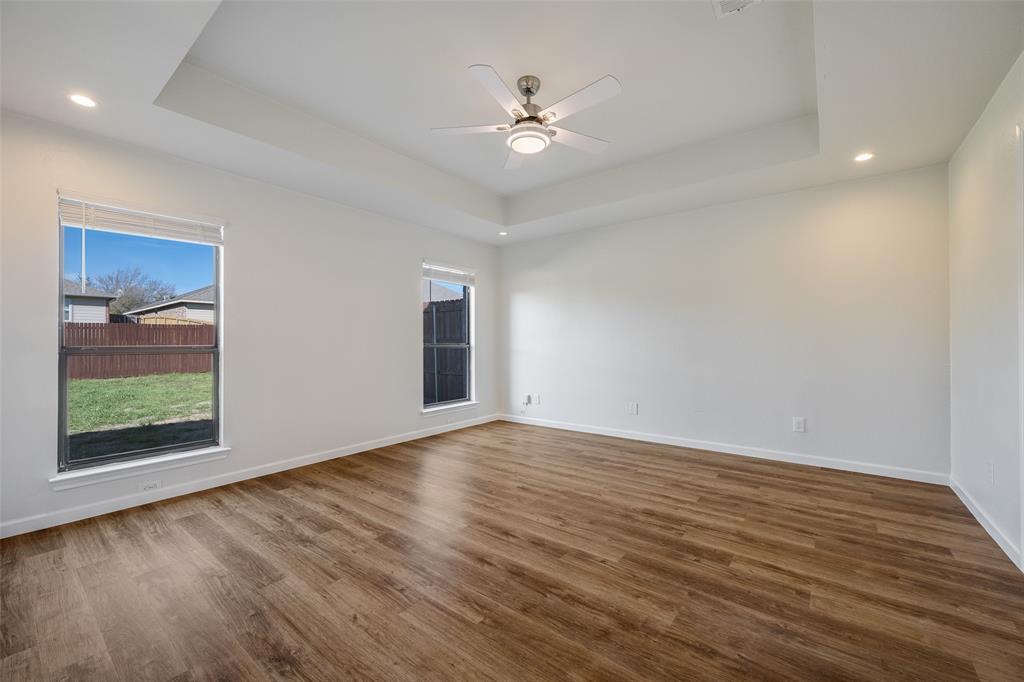 826 Hazels Way Property Photo 12