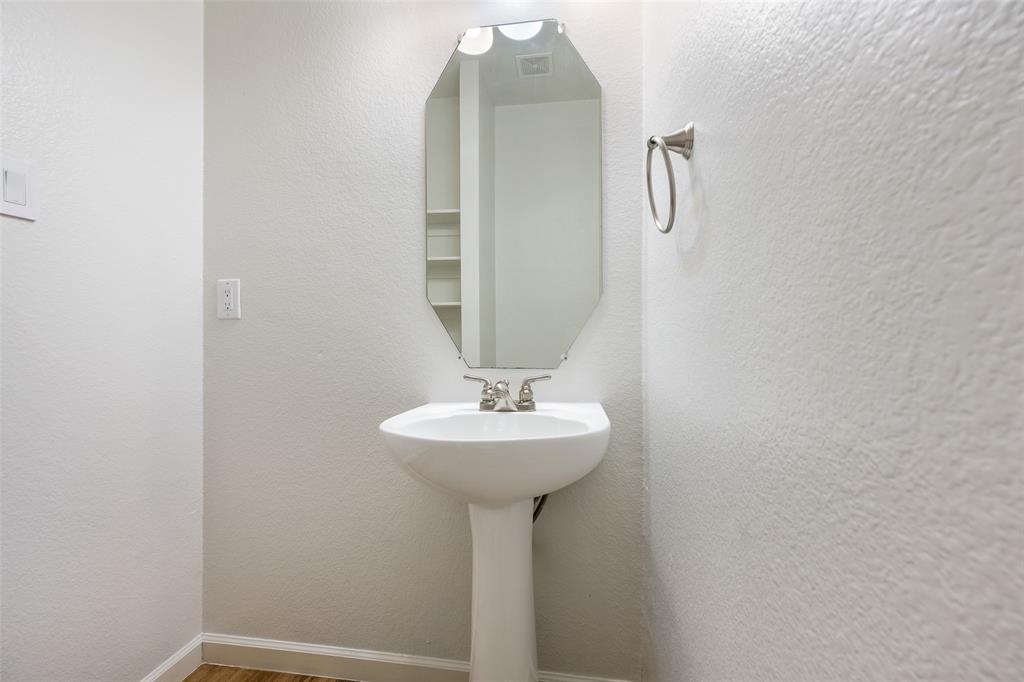 826 Hazels Way Property Photo 17