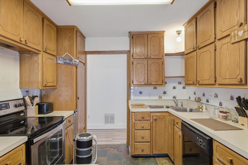 8844 State Highway 19 Property Photo 18