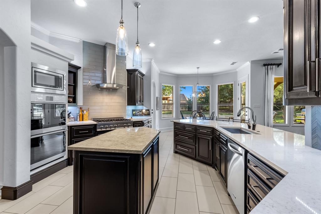 3305 Clubview Drive Property Photo 5