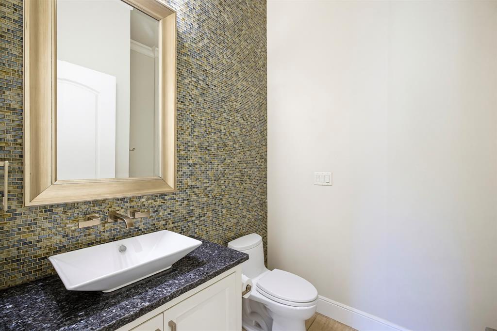 7001 Oakmont Terrace Property Photo 23