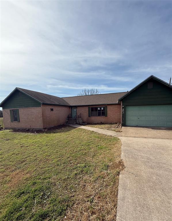 104 S Lilly Street Property Photo 1