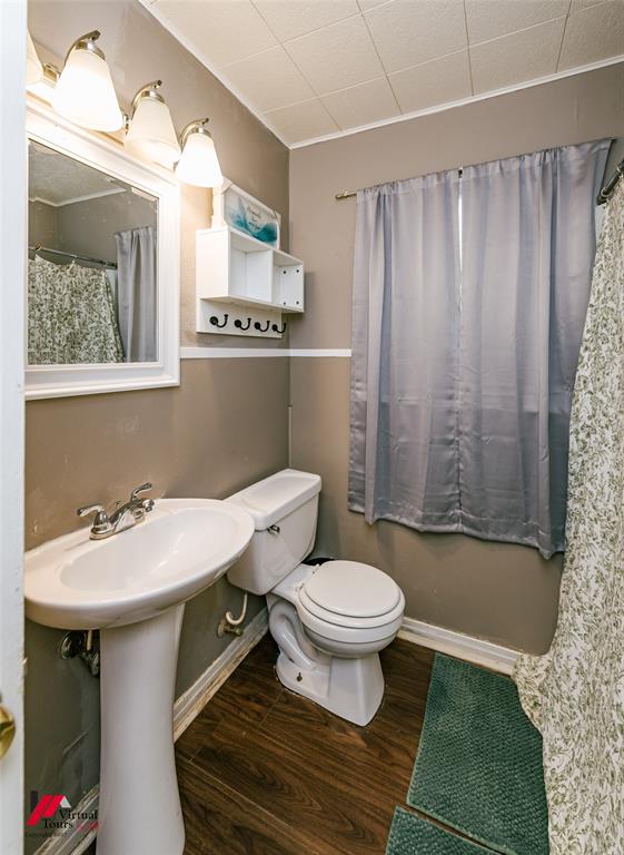214 Ellis Drive Property Photo 2